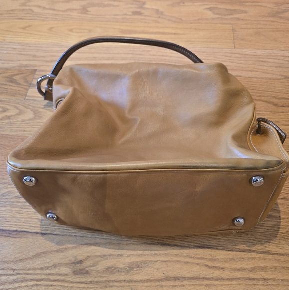 Authentic Marc Jacobs Camel Buckle Bag - Picture 9 of 16